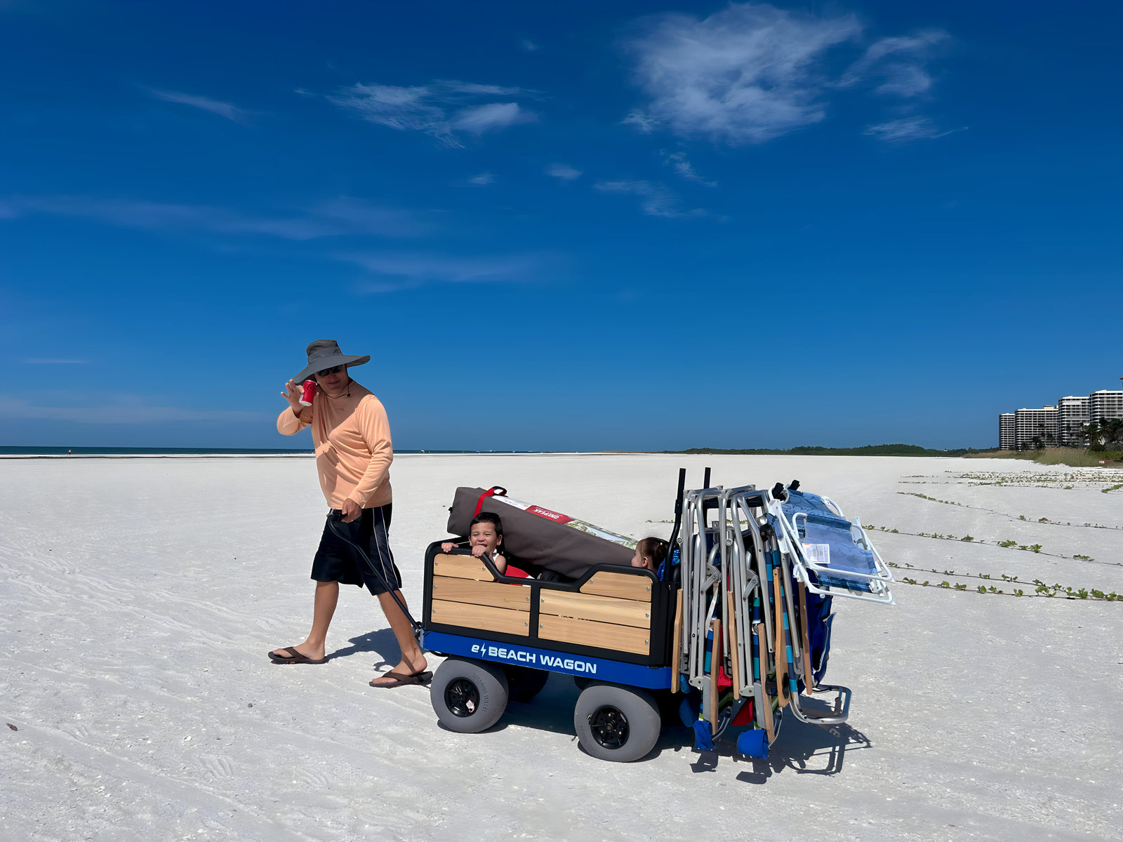 e-Beach Wagon customer with grandkids and beach gear packed in Marco Island, Florida